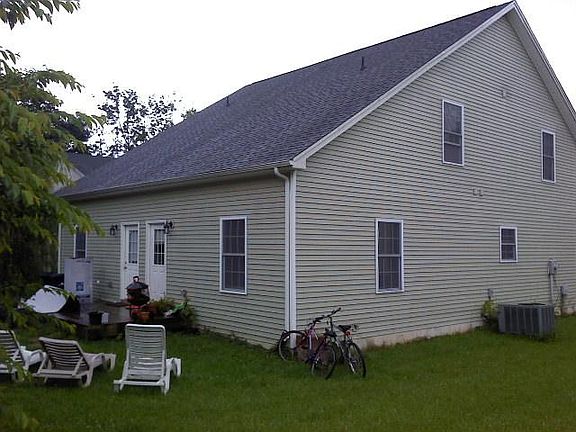 2nd image of 924 Kabrich St