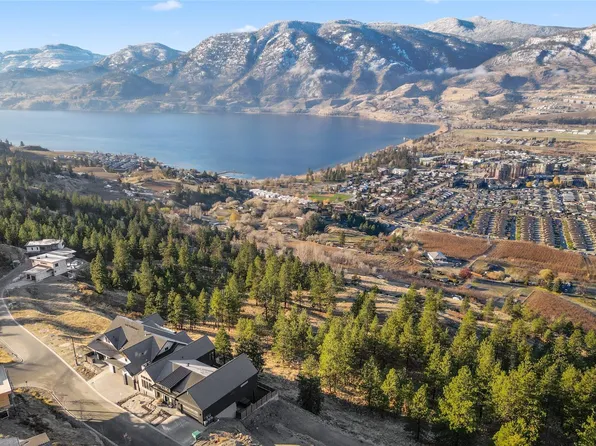 3331 Evergreen Dr #103, Penticton, BC V2A 9C7