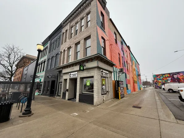 Michigan Ave 125 E, 125 E Michigan Ave #B, Jackson, MI 49201