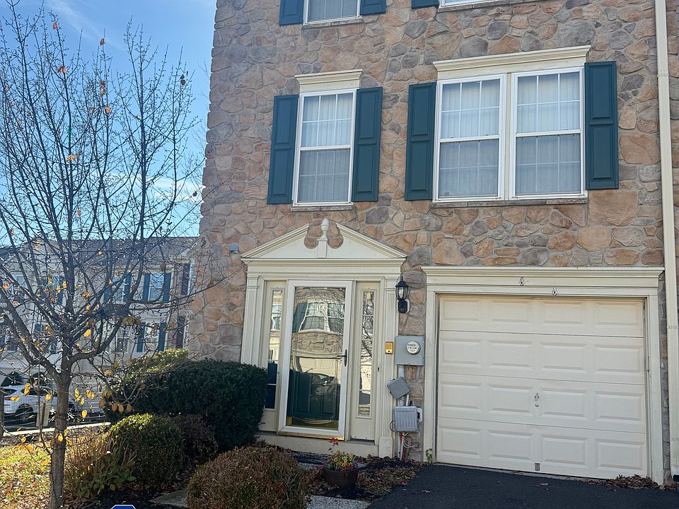 1st image of 105 Anthony Ct