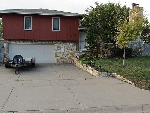 2nd image of 302 E Irene St