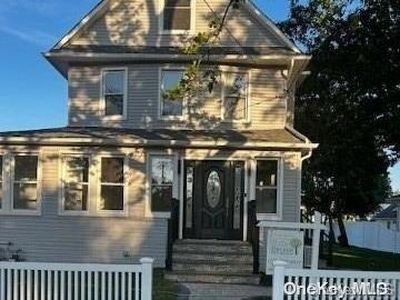 28 Roosevelt Avenue S, Lynbrook, NY, 11563