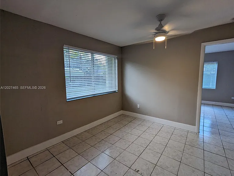 987 NE 131st St #4 — Photo 12
