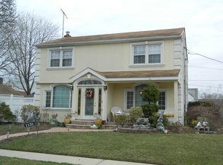 1131 Hommell St S, Valley Stream, NY 11580