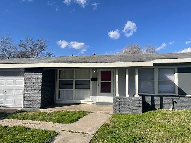219 Nash Blvd — Photo 3