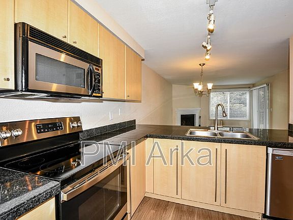 5th image of 11309 NE 128th St APT F102