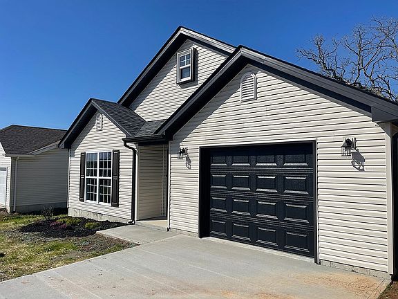 2nd image of 34 Kensington Dr