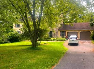 30 Chrisman Dr, Elverson, PA 19520