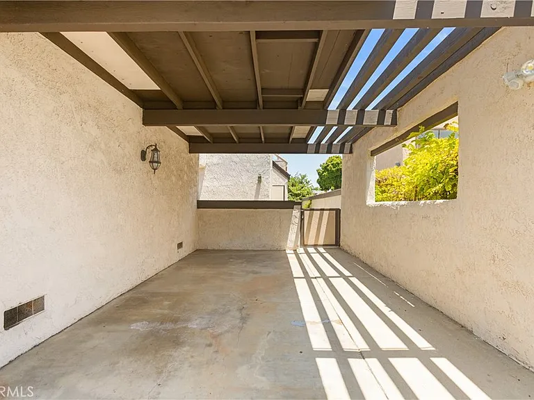 1693 S Heritage Cir — Photo 4