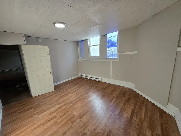 300-302 William St #1 — Photo 17