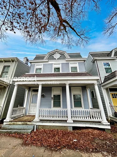 1304 Oakwood Ave Photo 1