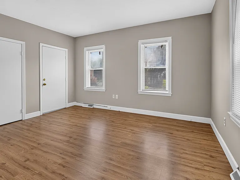 90 Oak St #1 — Photo 7