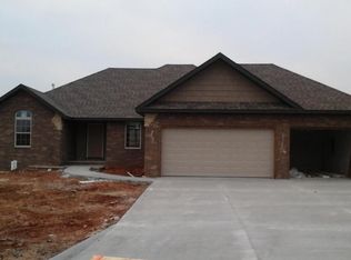 607 N Galileo Dr, Nixa, MO 65714