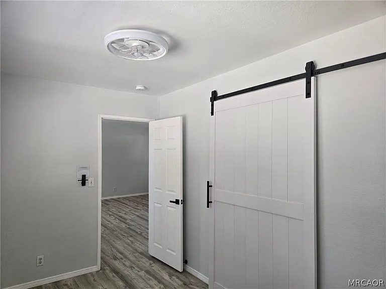 765 Iris Dr — Photo 4