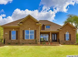 152 Forest Ridge Dr, Huntsville, AL 35806