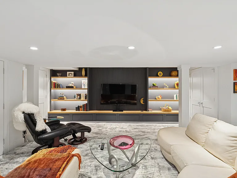 64 Three Mile Harbor Dr — Photo 28