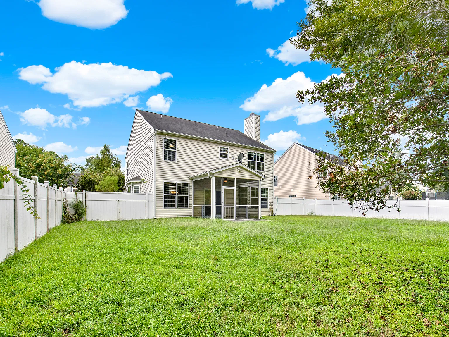 4 bed, 2.5 bath, 2224 sqft, $2,500 — Photo 4