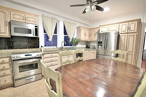 18 Holton St Photo 1