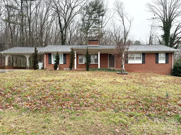 208 Eastwood Park Dr SE, Lenoir, NC 28645