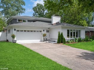 1047 Hunter Rd, Glenview, IL 60025