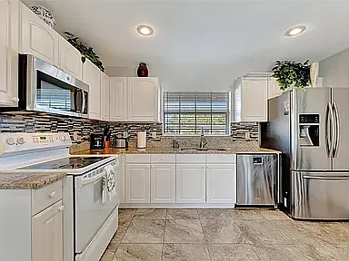 Building Photo - 2916 Woodcrest Dr