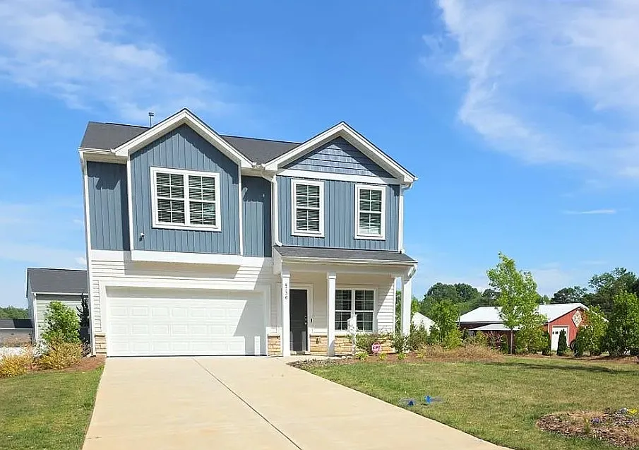 4 bed, 2175 sqft, $2,450 — Photo 2
