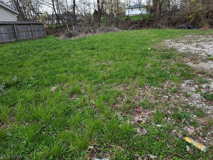 2nd image of 322VL W Smith Rd