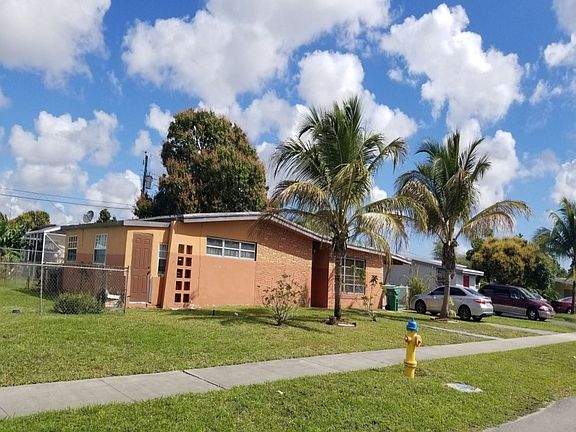 3rd image of 831 NW 171st St