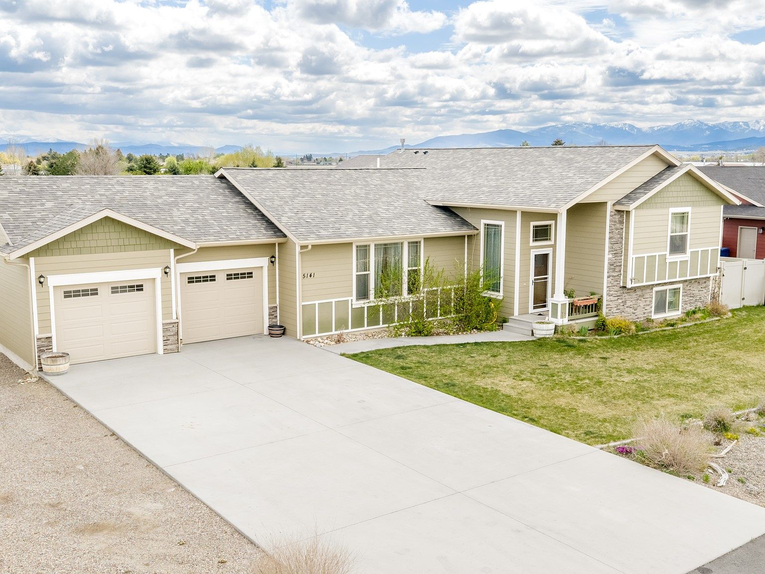 5141 Crescent Moon Dr, Helena, MT 59602 | MLS #30069681 | Zillow