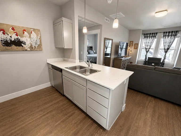 6031 Catherina Ct — Photo 6