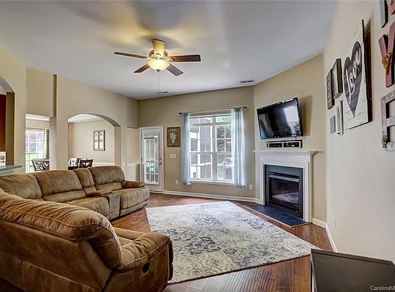 5th image of 10261 Tintinhull Dr