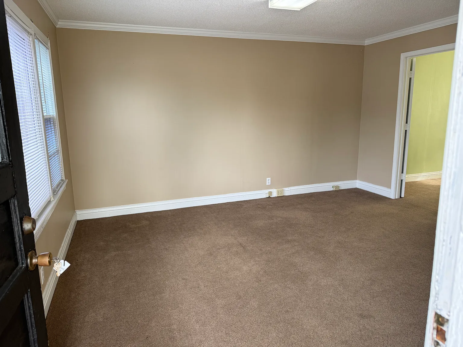 2 bed, 650 sqft, $1,000 — Photo 3