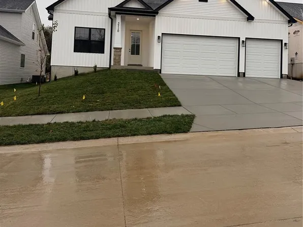 3710 Bullsway Dr, Imperial, MO 63052