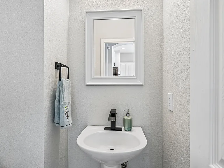 837 Moss Cliff Cir — Photo 12