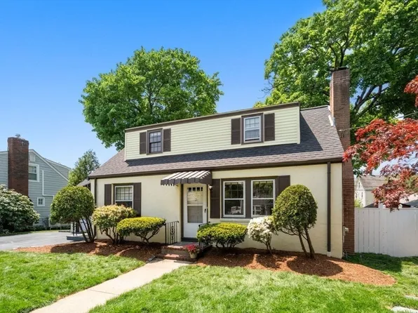 21 Rose Dr, Newton, MA 02465