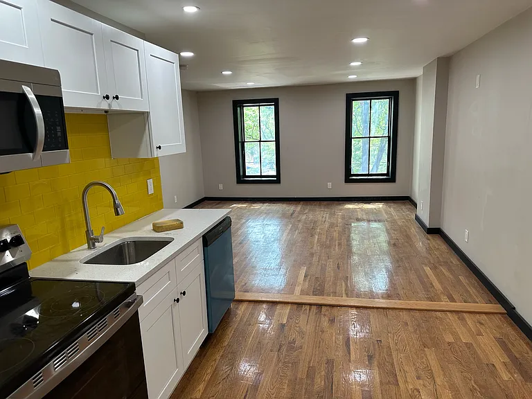 99 Ferry St #3A — Photo 1