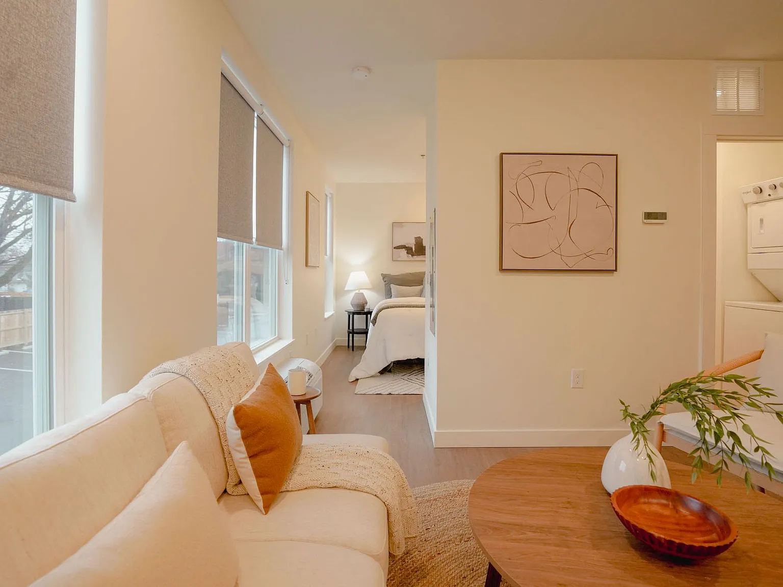 476 Taylor Apartments — Photo 2
