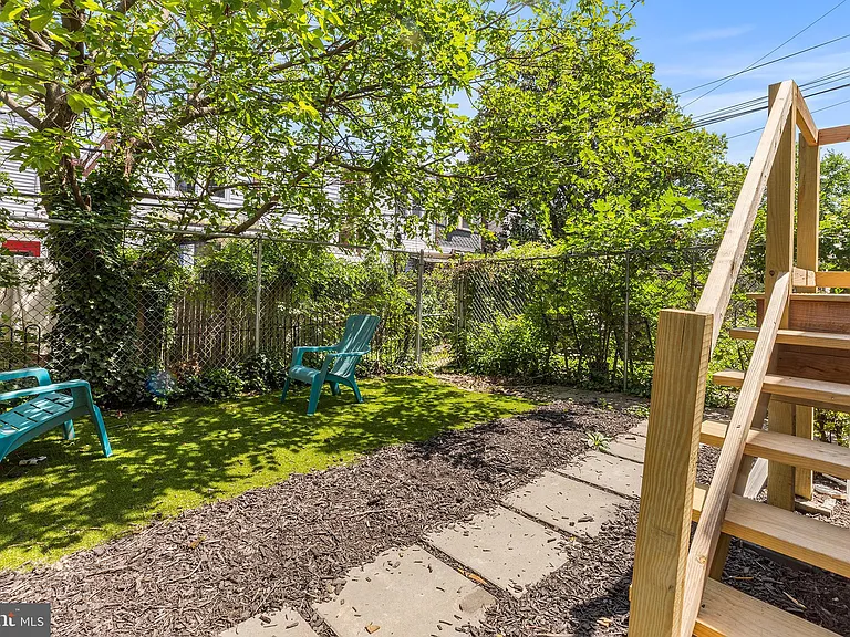 4947 Catharine St — Photo 21