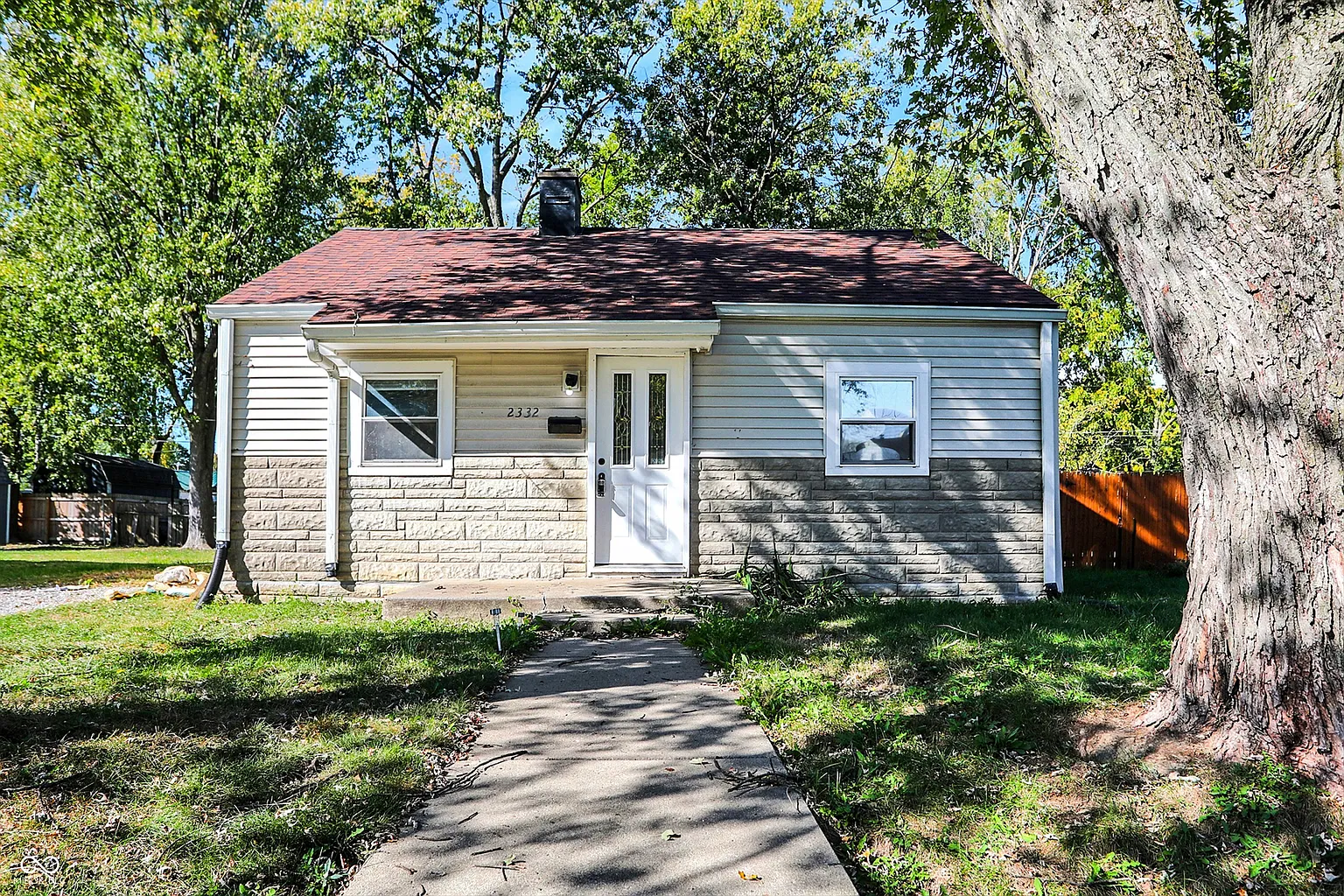 2332 Saint Paul St photo 1