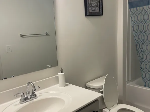 1414 Richmond Dr, Lowell, NC 28098