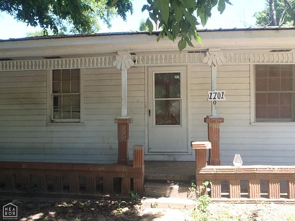 3rd image of 1701 Congress St