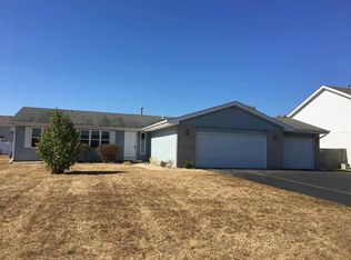 10882 Borage Trl, Roscoe, IL 61073