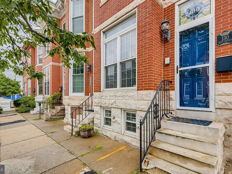 130 W Ostend St — Photo 30