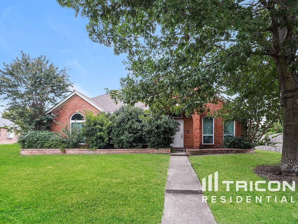 1st image of 823 Fox Glen Cir