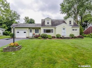 651 Beverly Dr, Webster, NY