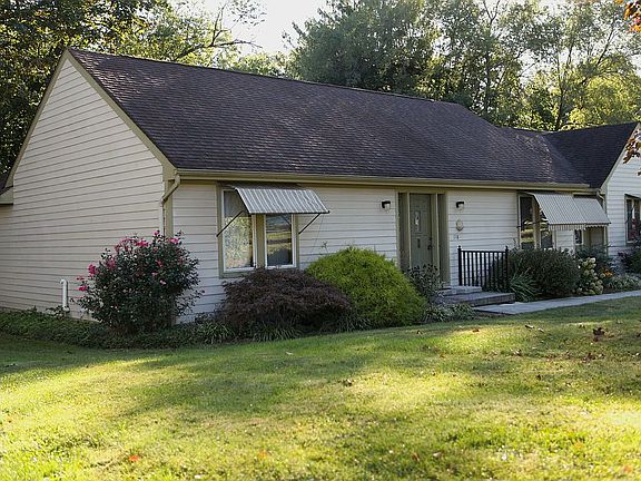 Front of House & Yard