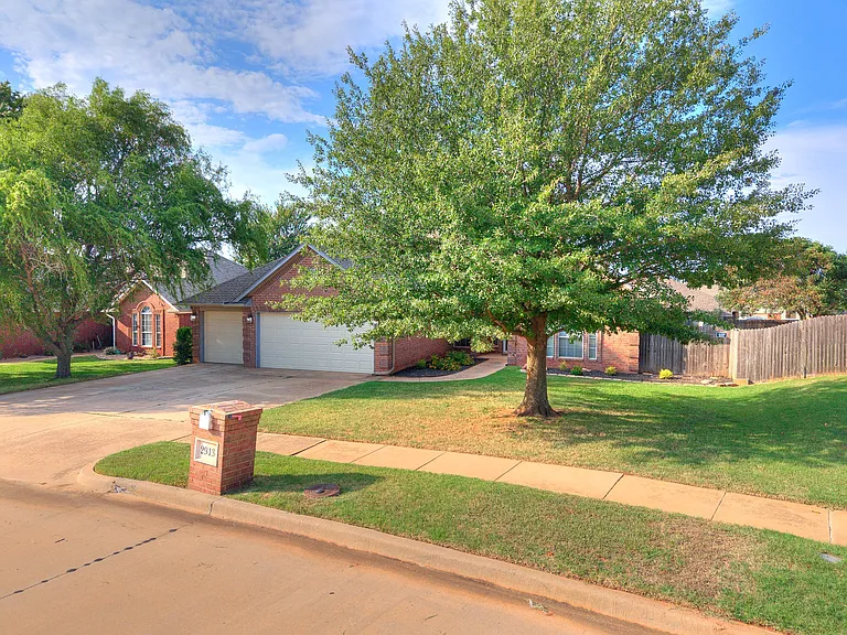 2913 Daybreak Dr — Photo 39