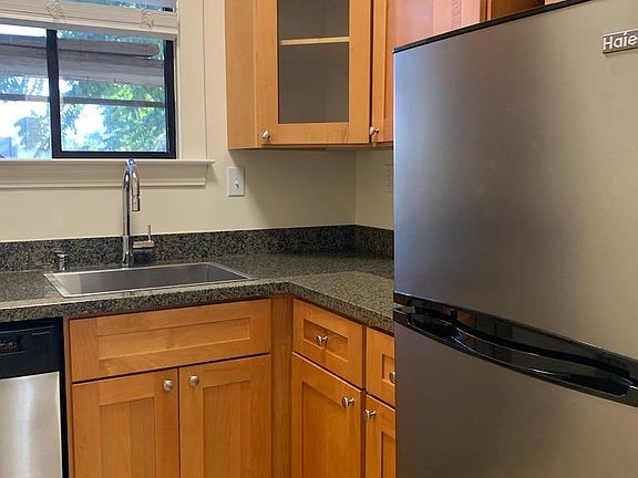 4th image of 1255 Grove St #204
