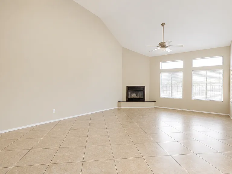 9047 W Port Royale Ln — Photo 4
