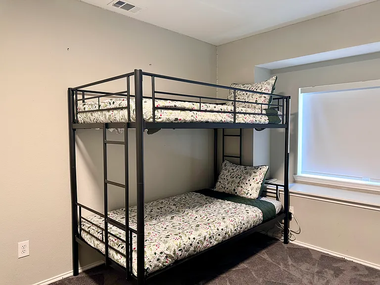 7300 Livingston Dr — Photo 8